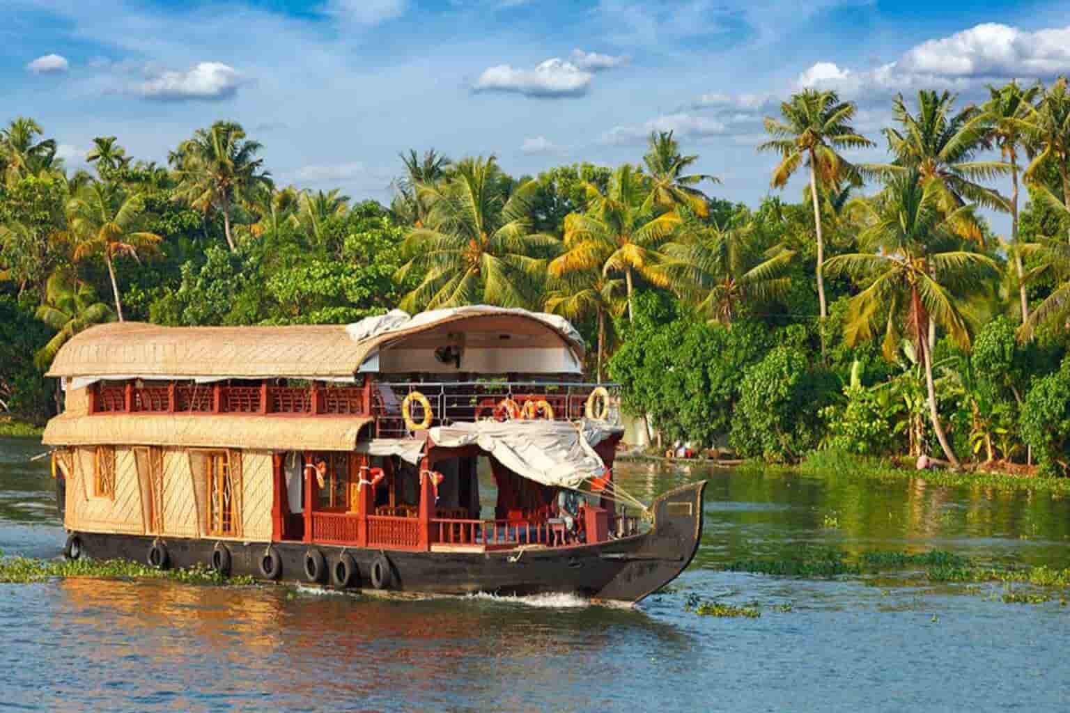 Top 10 Holiday Places to visit in india in July